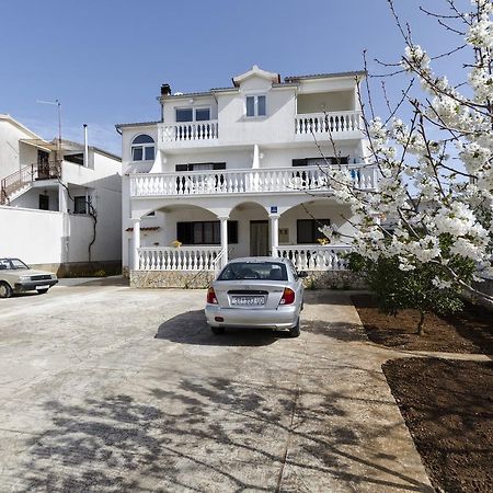 Apartments Mime Pirovac Exterior foto